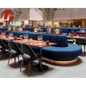 2022 تصميم جديد لأثاث المطاعم ، أكشاك خشبية صلبة ، مقعد على شكل جدار نمط جلوس ، كرسي أريكة وطاولة
